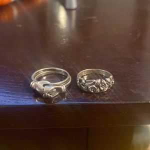 Pair - Sterling Silver Flower and friendship ring - Size 6/6.5